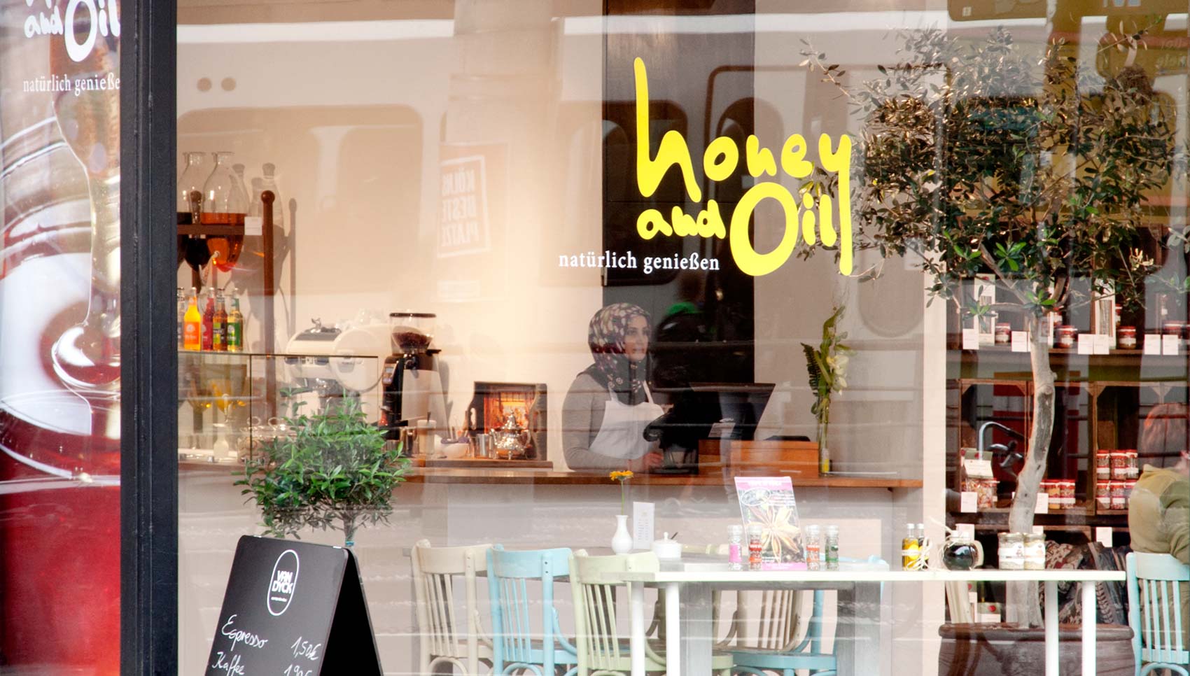 Honey und Oil Corporate Design Inneneinrichtung
